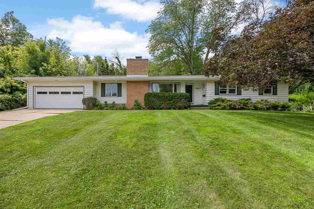 Cedar Rapids IA, 3813 Tomahawk Trail SE