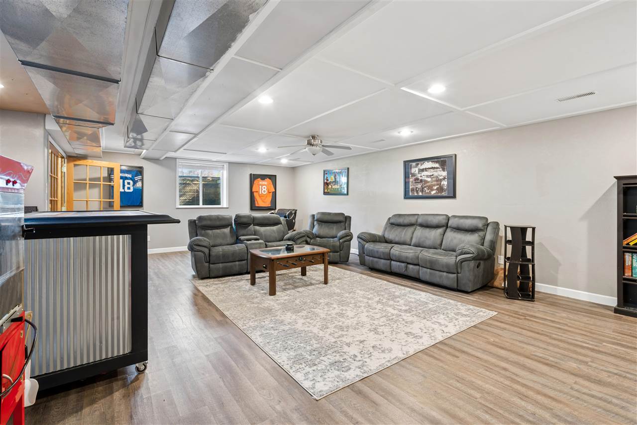 402 Windsor Drive Solon IA 52333
