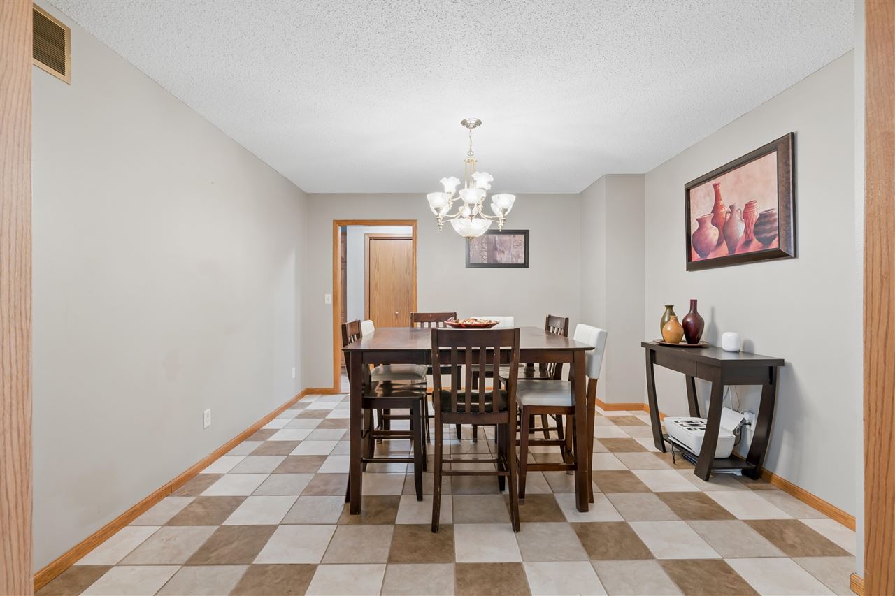 402 Windsor Drive Solon IA 52333