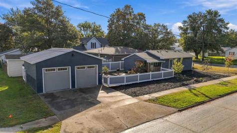 702 N 5th Avenue Washington IA 52353