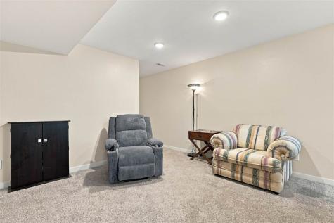702 N 5th Avenue Washington IA 52353