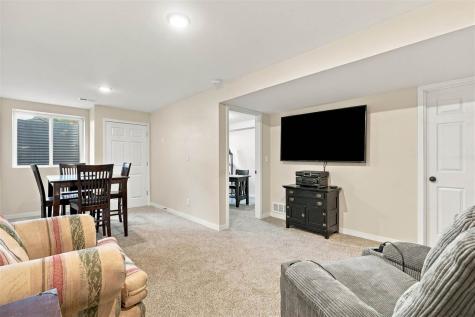 702 N 5th Avenue Washington IA 52353