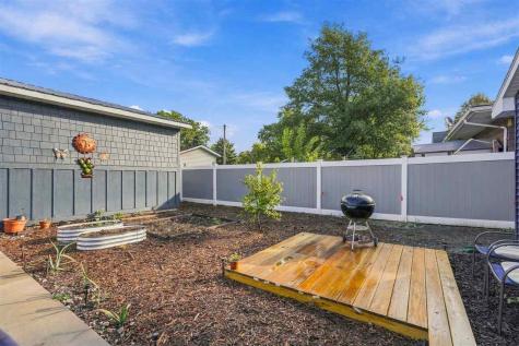 702 N 5th Avenue Washington IA 52353