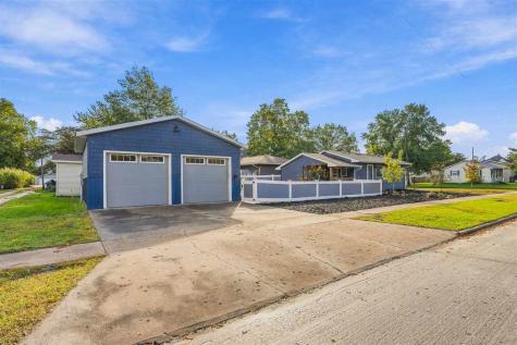 702 N 5th Avenue Washington IA 52353