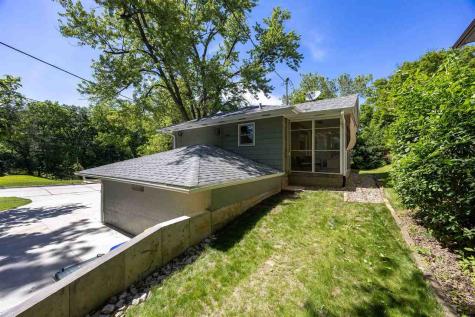 528 Beldon Avenue Iowa City IA 52246