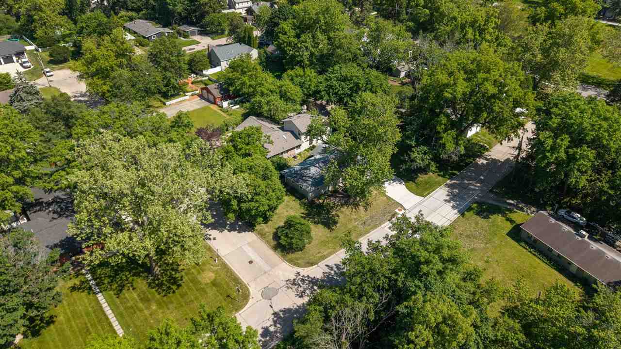 528 Beldon Avenue Iowa City IA 52246