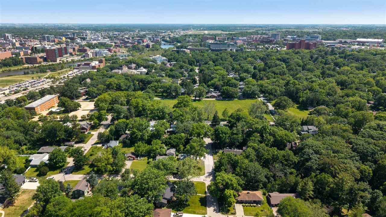 528 Beldon Avenue Iowa City IA 52246
