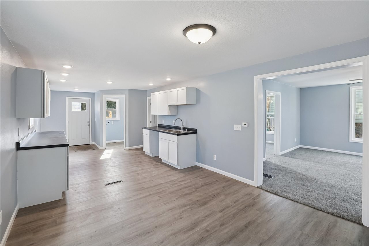 807 4th Street Victor IA 52347