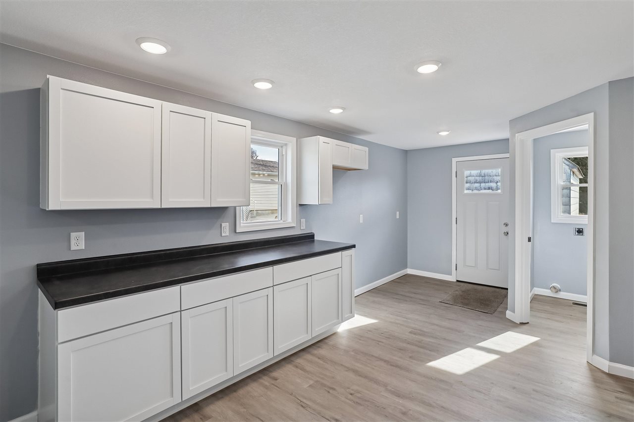 807 4th Street Victor IA 52347