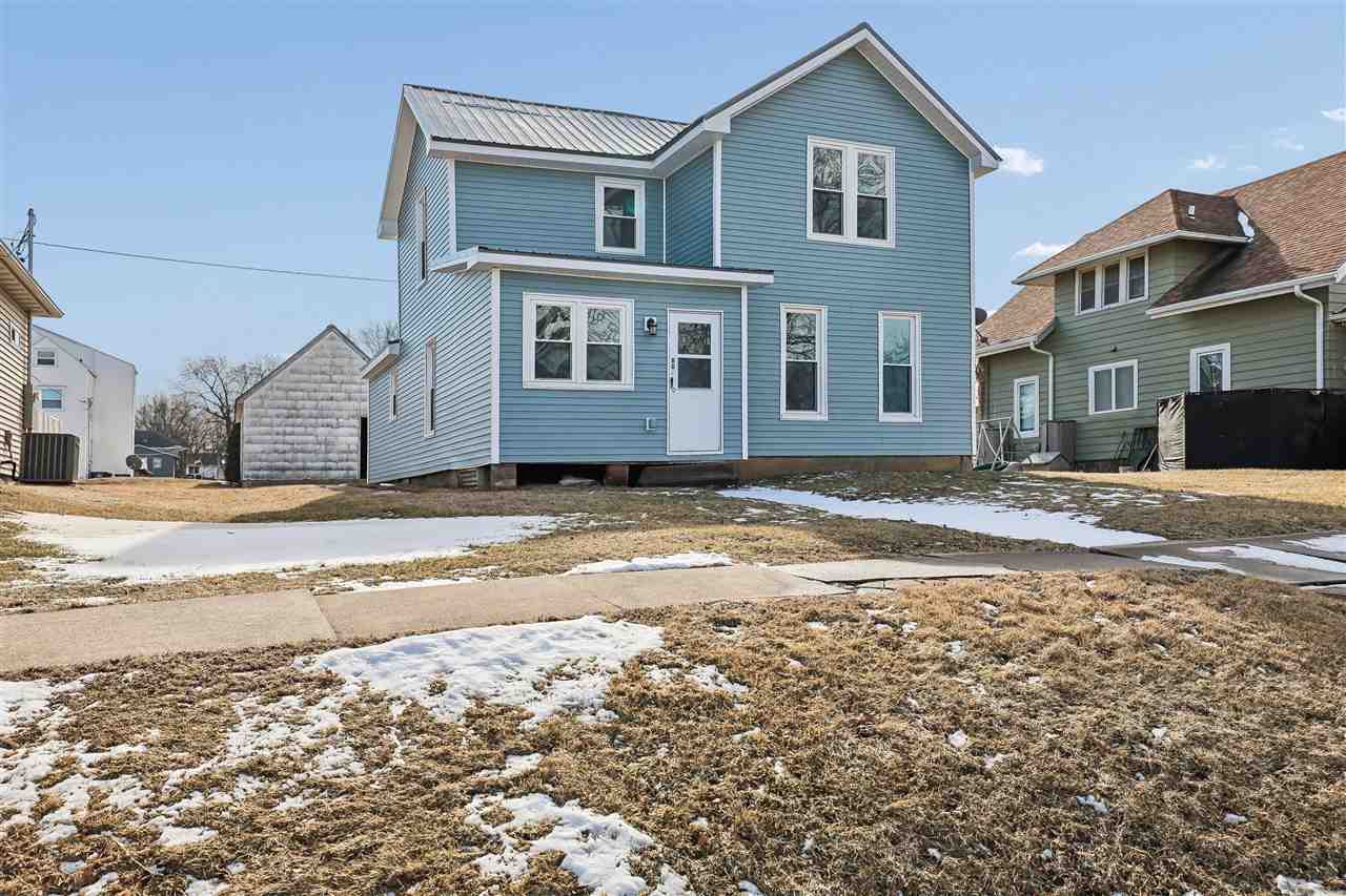807 4th Street Victor IA 52347