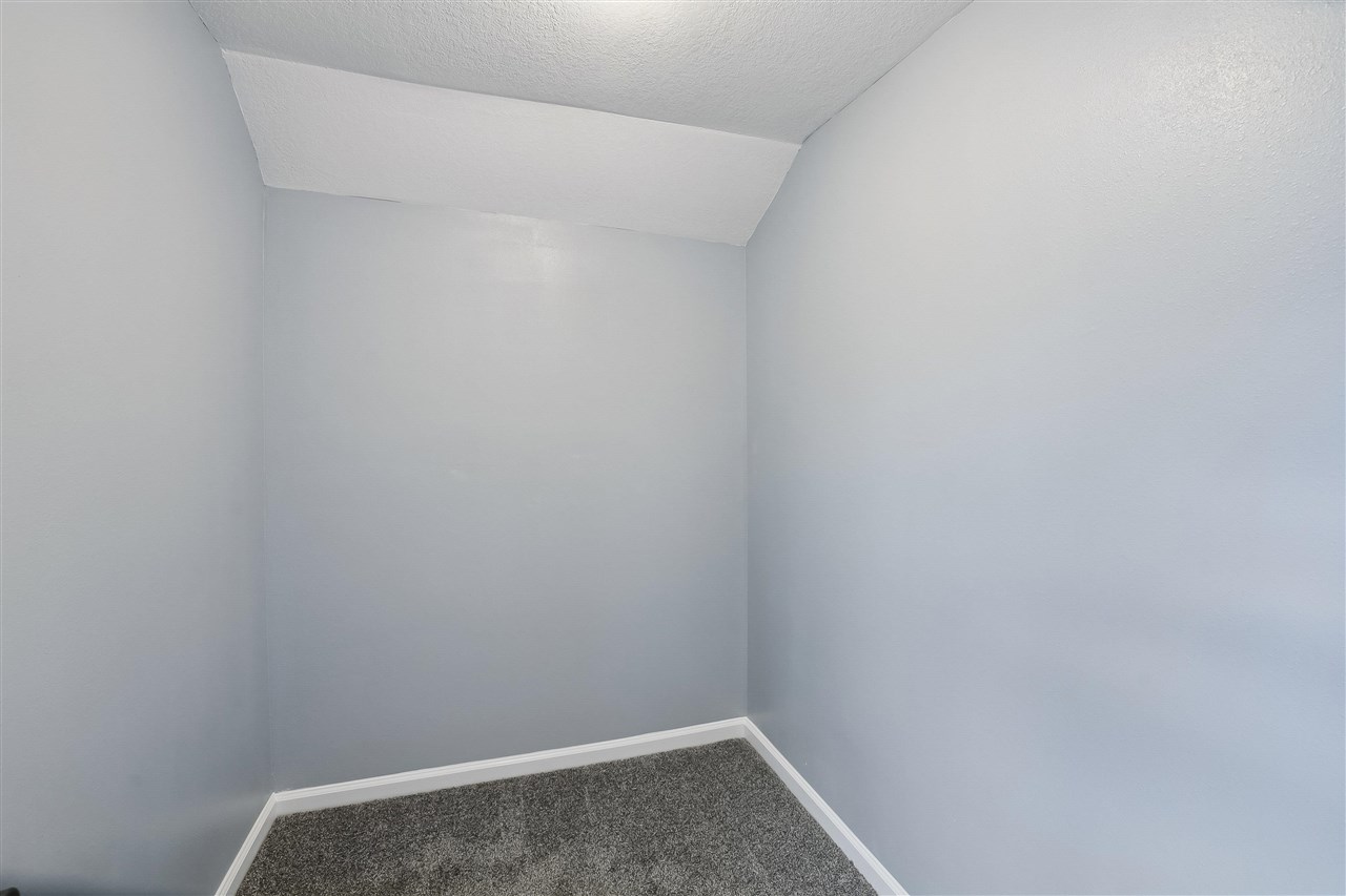 807 4th Street Victor IA 52347
