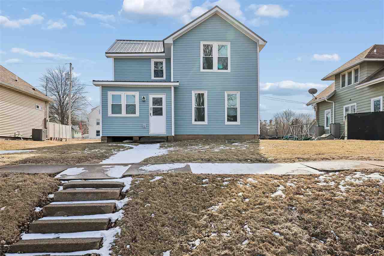 807 4th Street Victor IA 52347