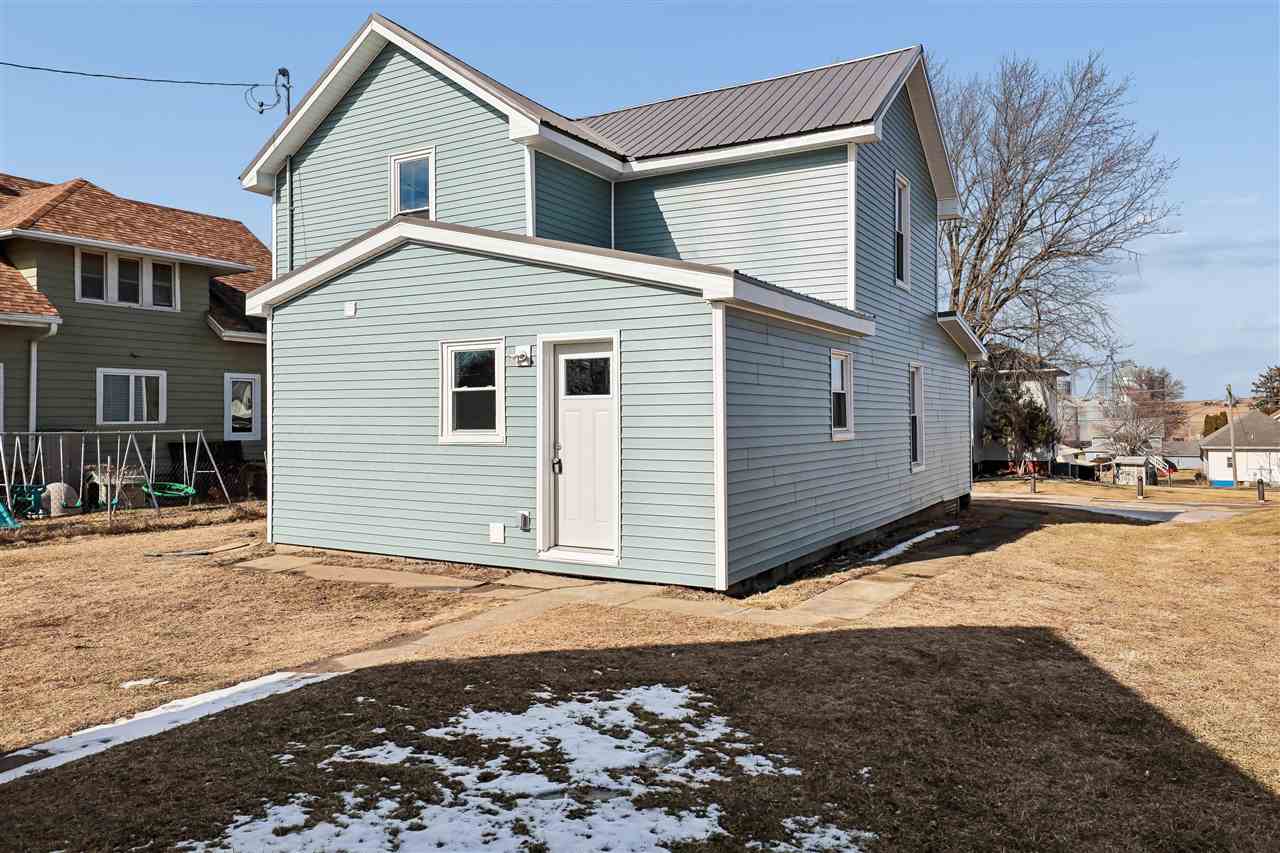 807 4th Street Victor IA 52347