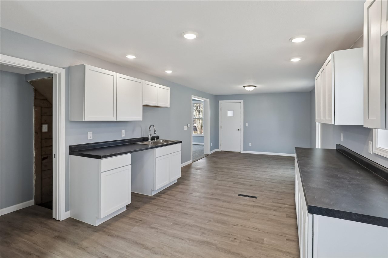 807 4th Street Victor IA 52347