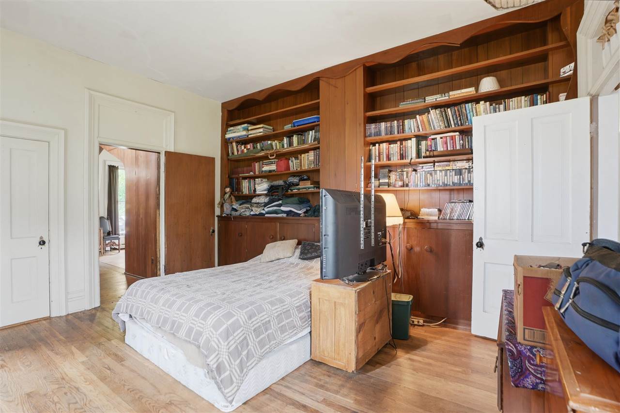202 N West Street Sigourney IA 52591