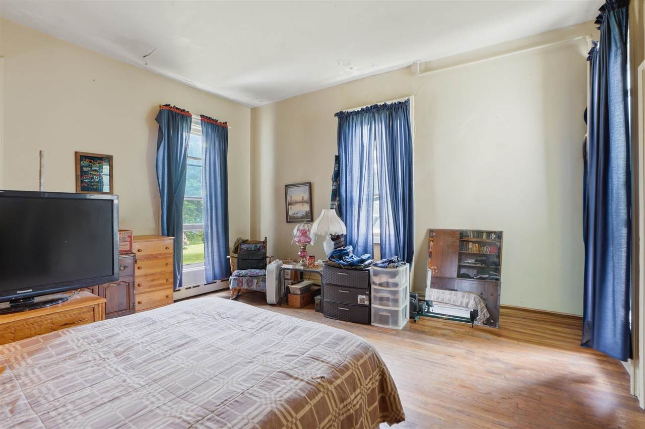 202 N West Street Sigourney IA 52591