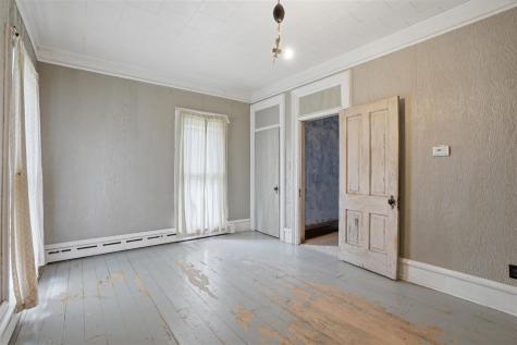 202 N West Street Sigourney IA 52591