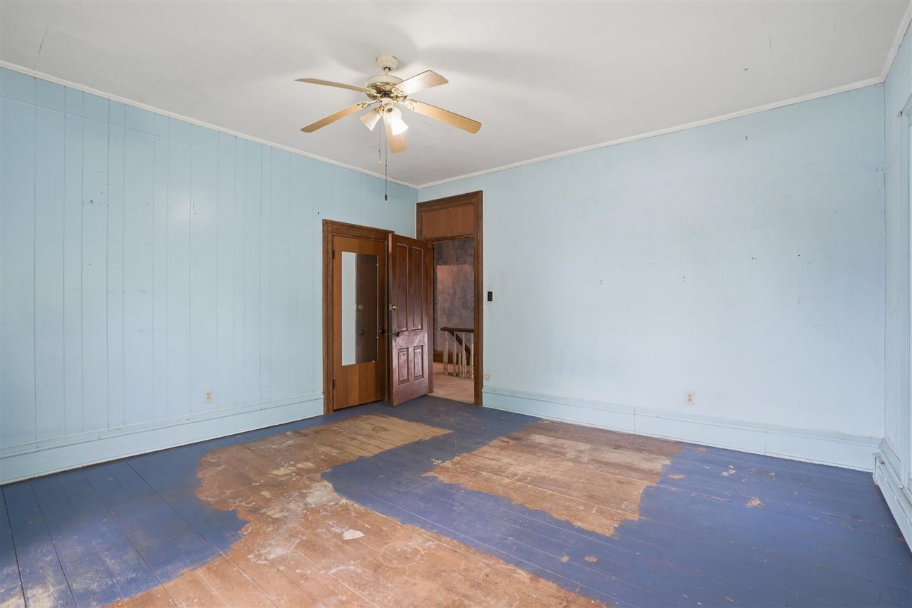 202 N West Street Sigourney IA 52591