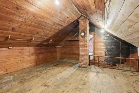 202 N West Street Sigourney IA 52591