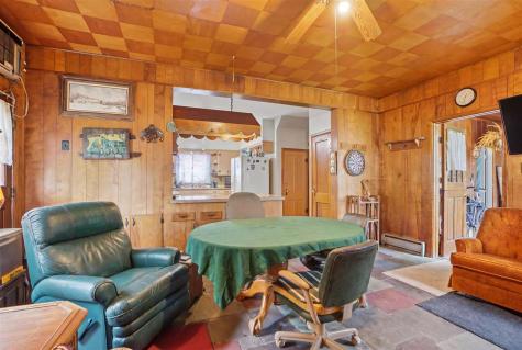 202 N West Street Sigourney IA 52591