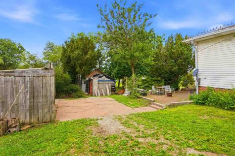 202 N West Street Sigourney IA 52591