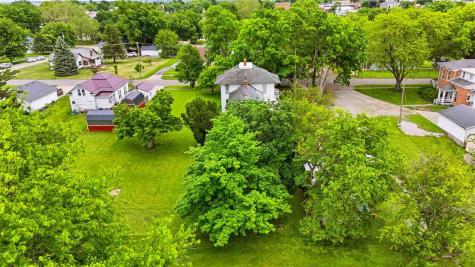 202 N West Street Sigourney IA 52591