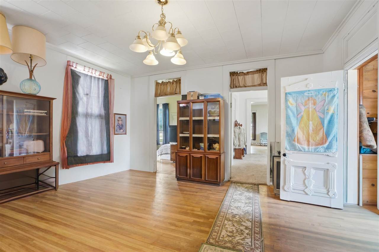 202 N West Street Sigourney IA 52591