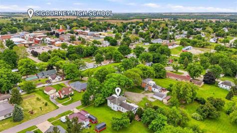 202 N West Street Sigourney IA 52591