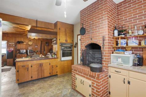 202 N West Street Sigourney IA 52591