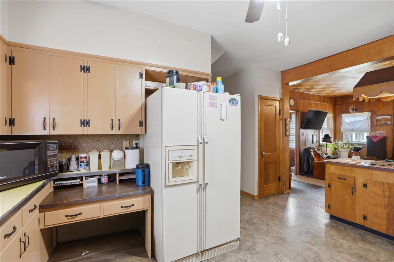202 N West Street Sigourney IA 52591