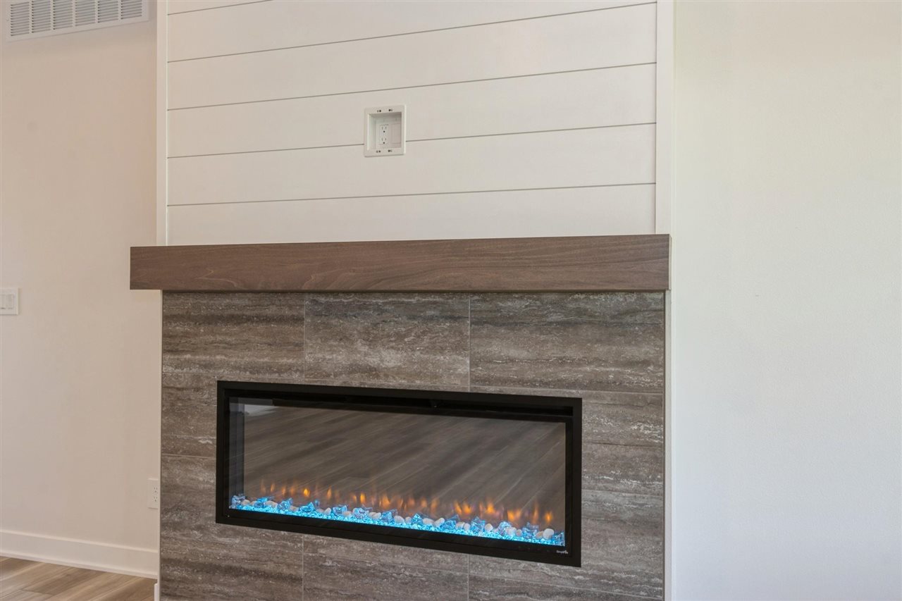 372 Sedona Street Iowa City IA 52246