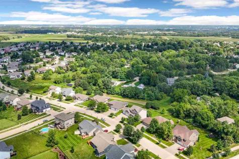 1722 Lake Shore Drive Iowa City IA 52246