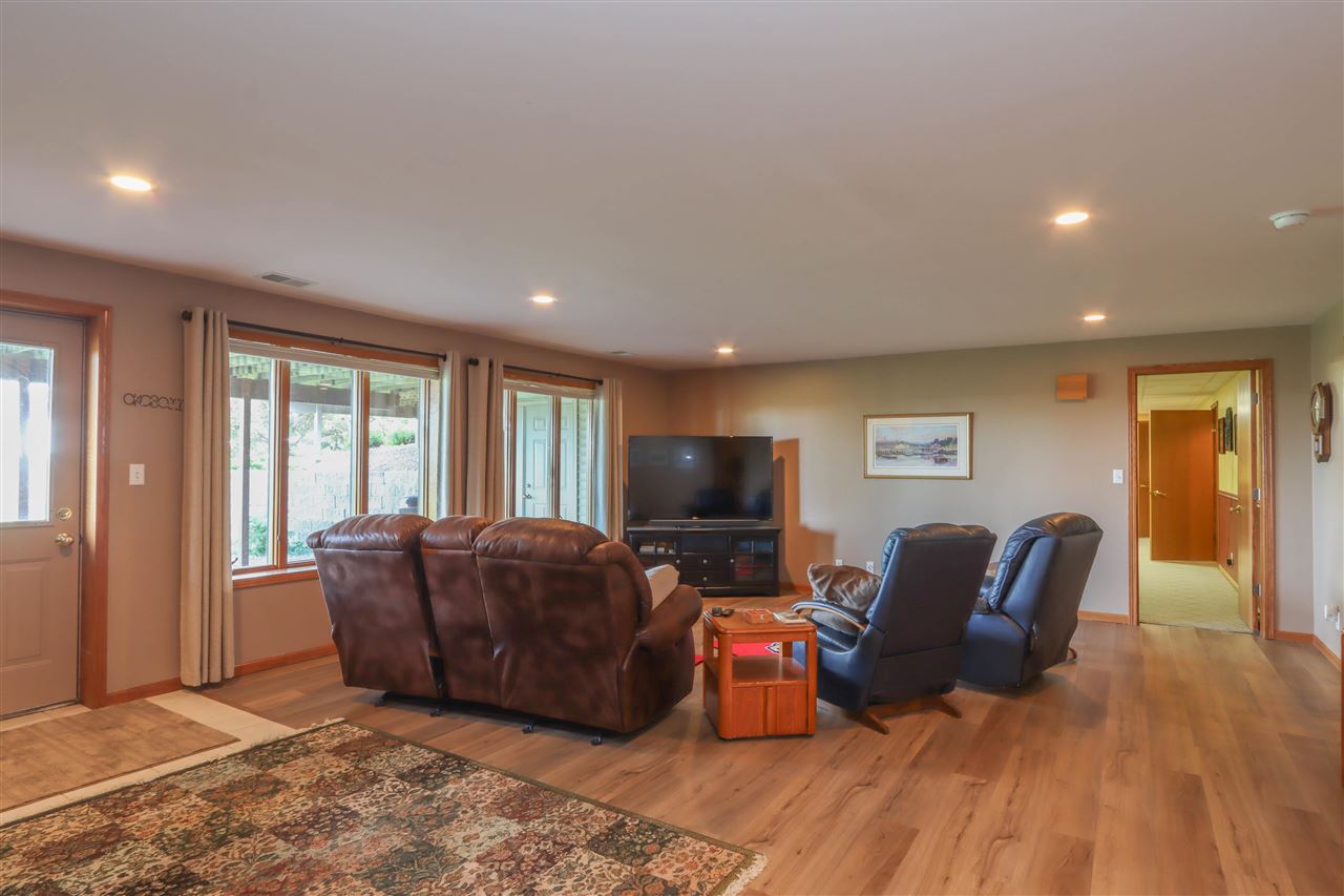 820 S 15th Avenue Washington IA 52353