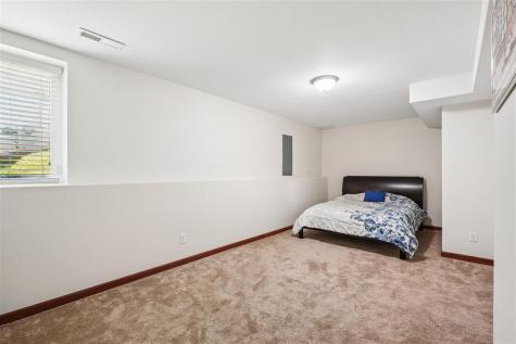 815 10th Ave Place Coralville IA 52241