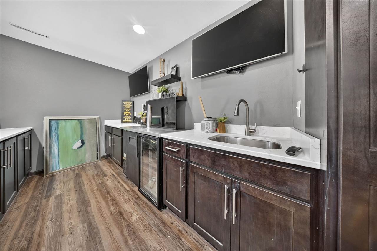 1545 Vesti Lane Iowa City IA 52240