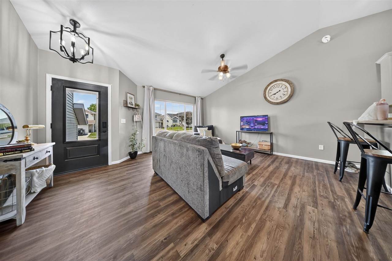 1545 Vesti Lane Iowa City IA 52240
