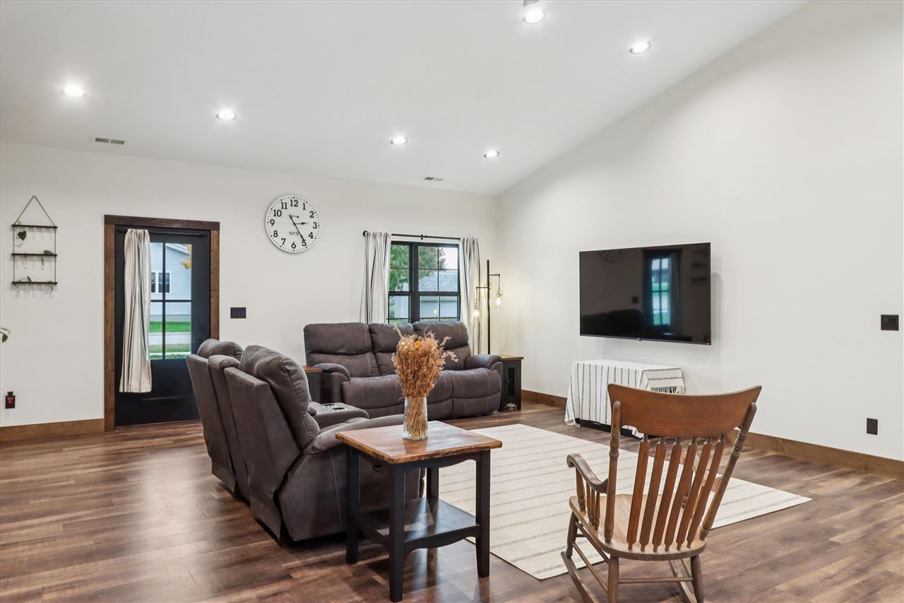323 Roberts Avenue Marengo IA 52301