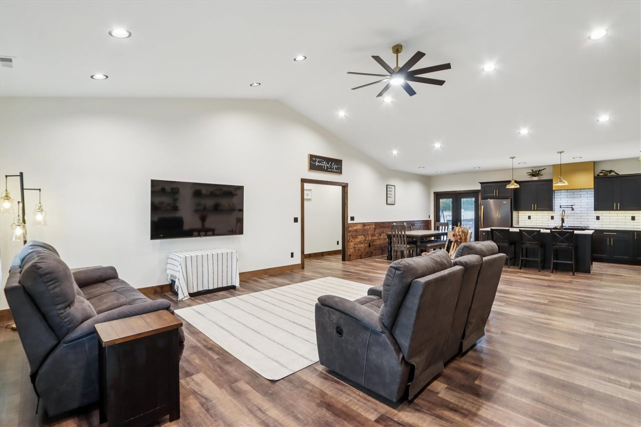 323 Roberts Avenue Marengo IA 52301