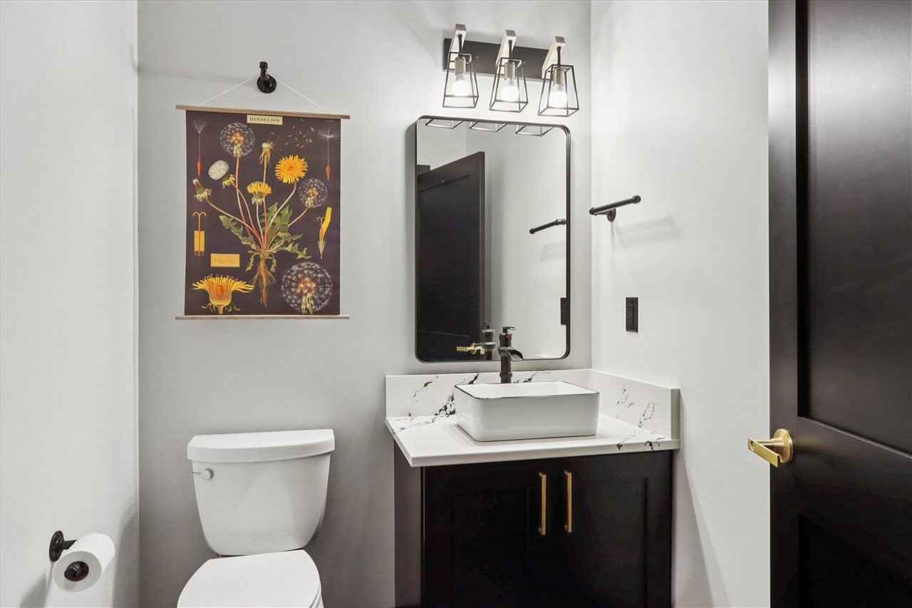 323 Roberts Avenue Marengo IA 52301