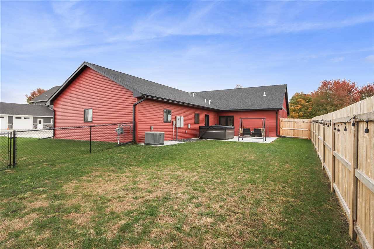 323 Roberts Avenue Marengo IA 52301