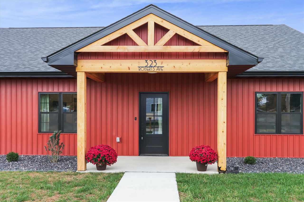 323 Roberts Avenue Marengo IA 52301