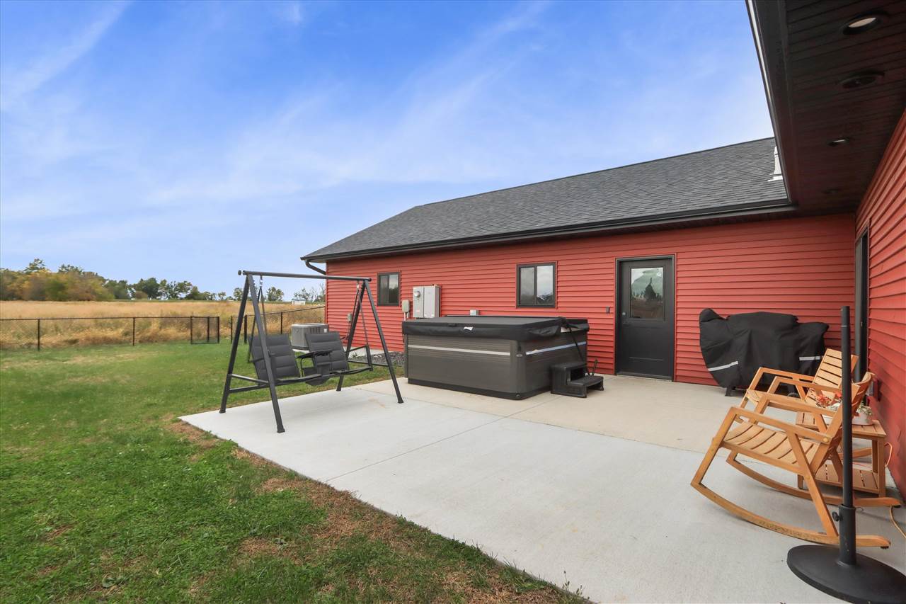 323 Roberts Avenue Marengo IA 52301