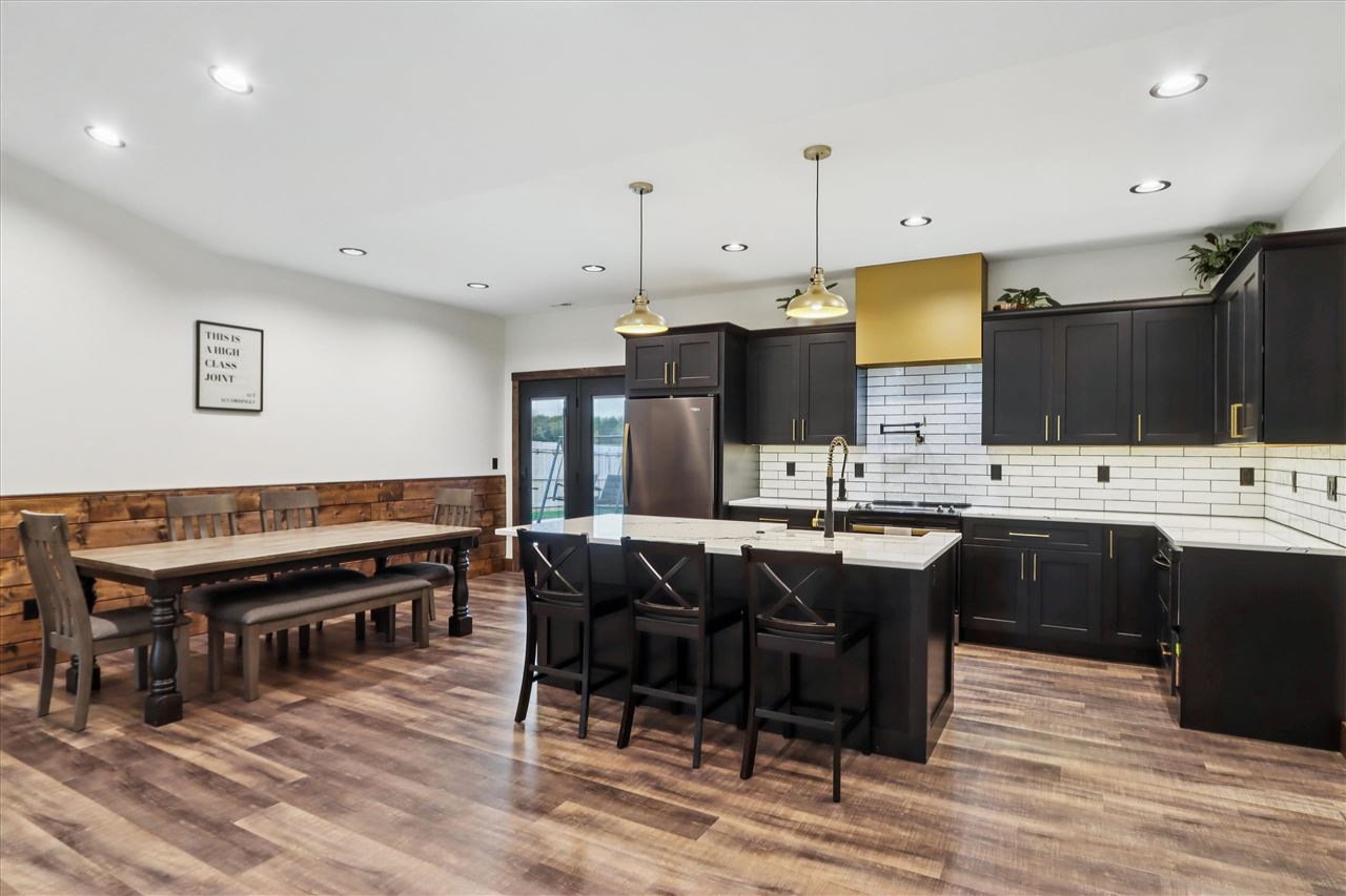 323 Roberts Avenue Marengo IA 52301