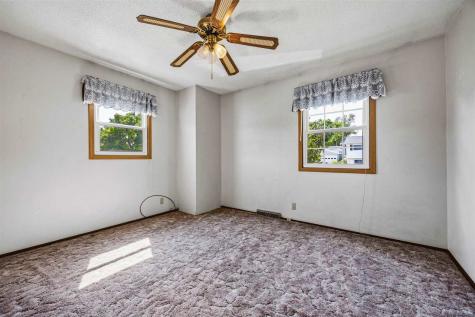 223 Lynda Drive NW Cedar Rapids IA 52405