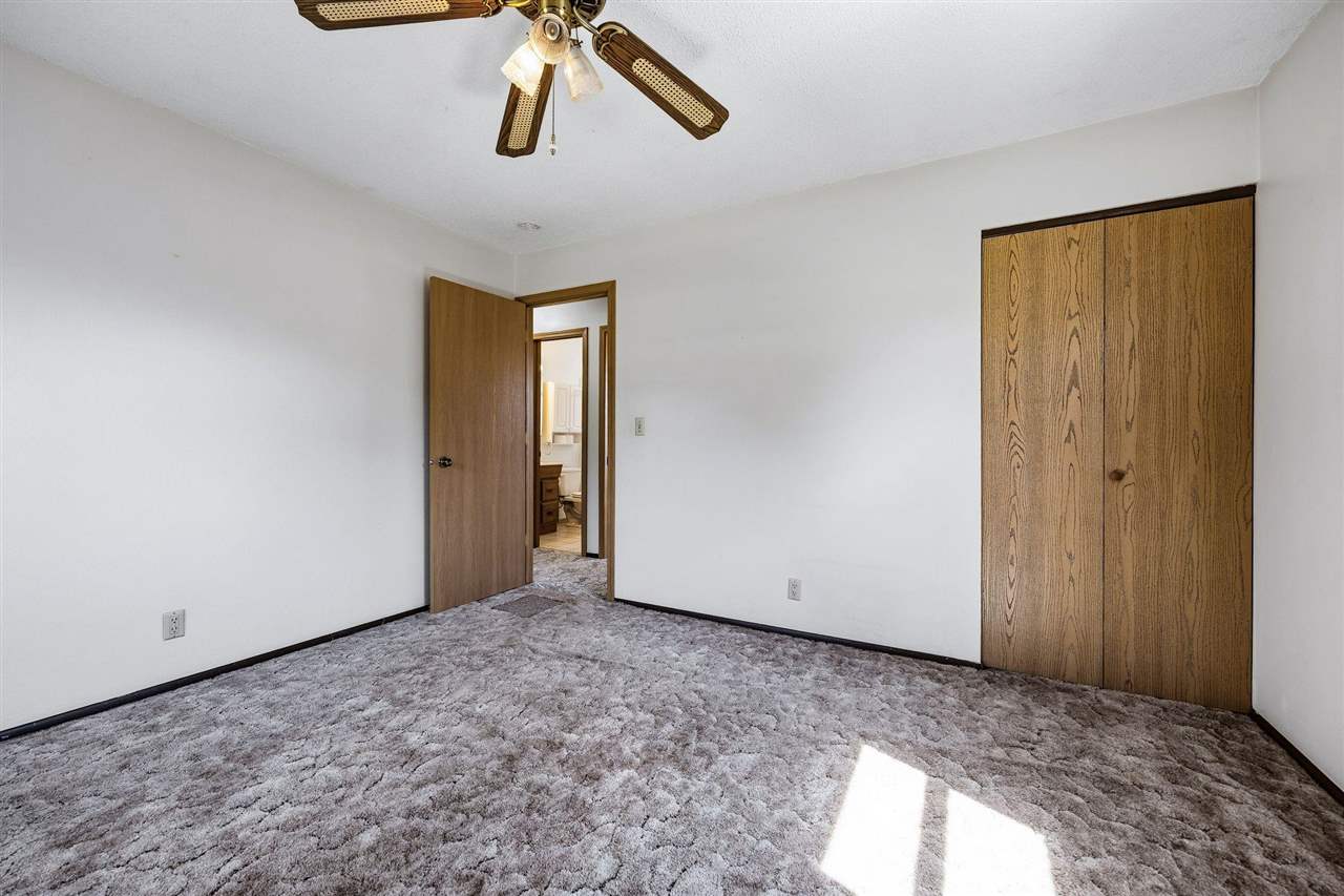 223 Lynda Drive NW Cedar Rapids IA 52405