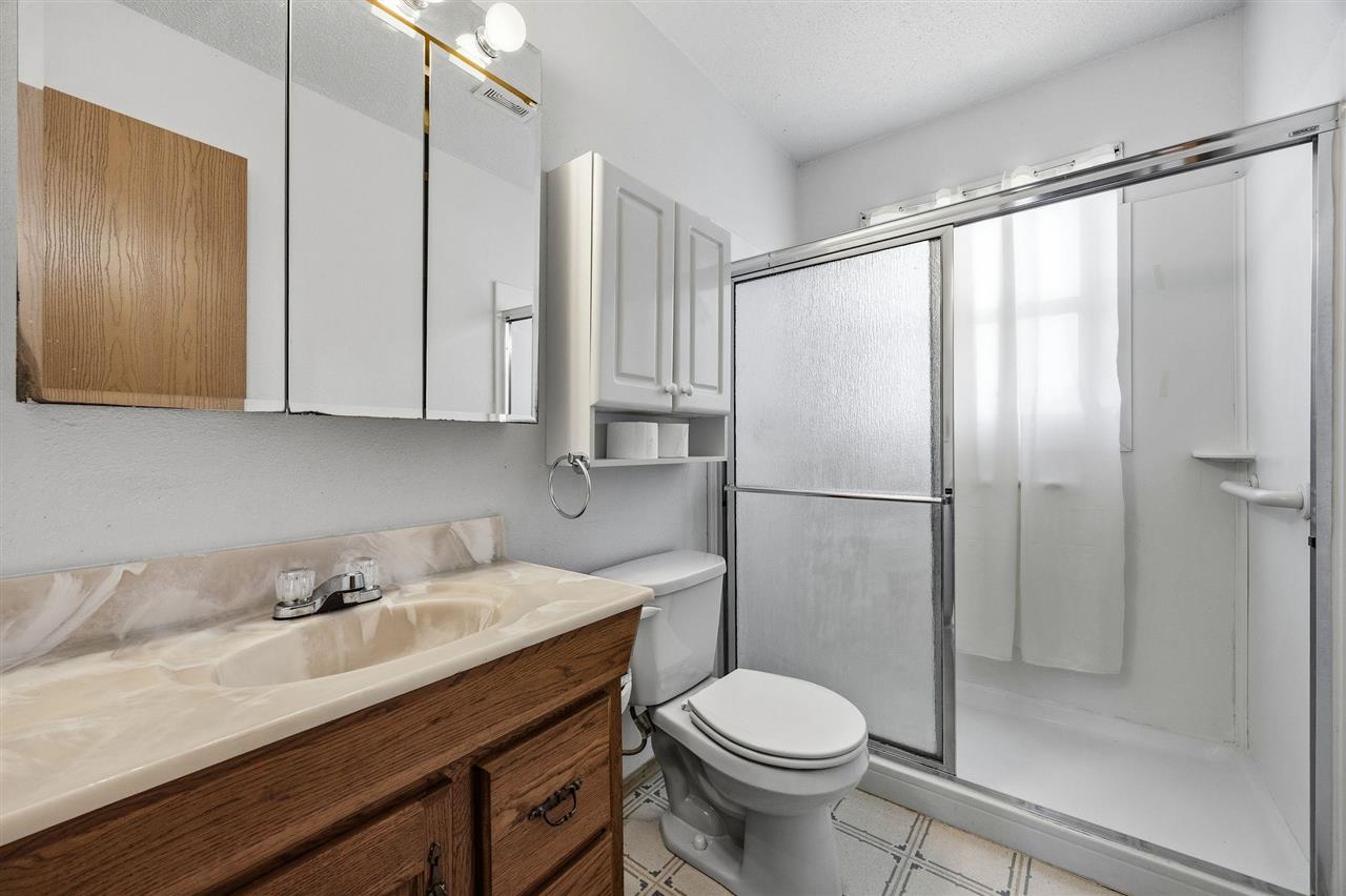 223 Lynda Drive NW Cedar Rapids IA 52405