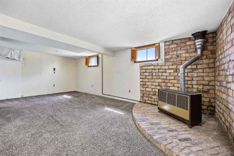 223 Lynda Drive NW Cedar Rapids IA 52405