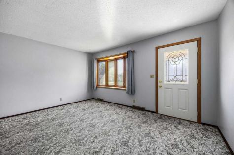 223 Lynda Drive NW Cedar Rapids IA 52405
