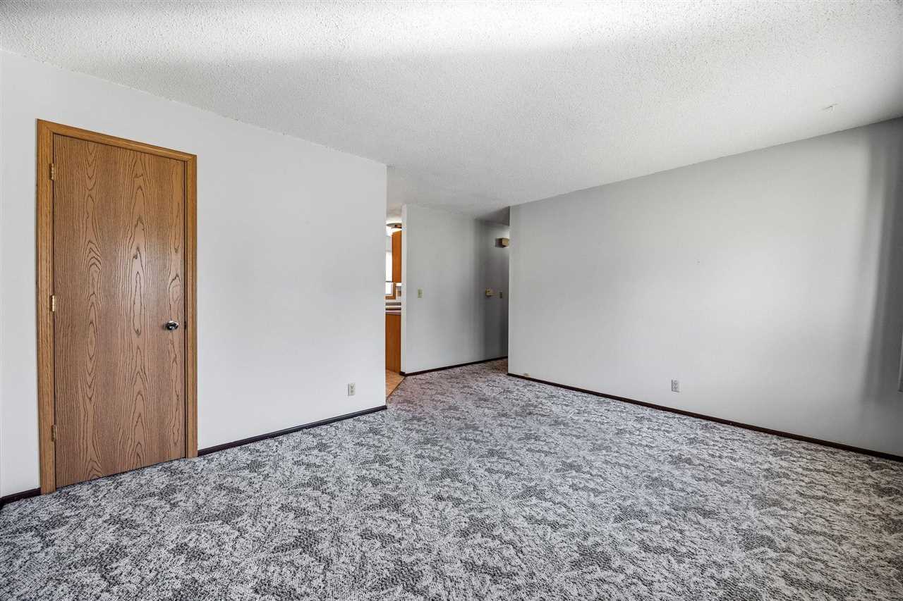 223 Lynda Drive NW Cedar Rapids IA 52405