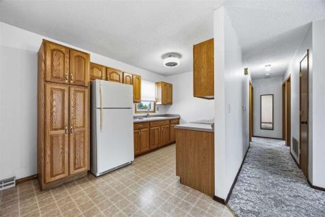 223 Lynda Drive NW Cedar Rapids IA 52405